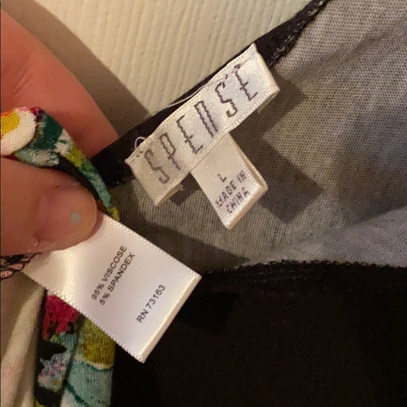 Black and floral patterned v neck dress - Picture 4 of 4